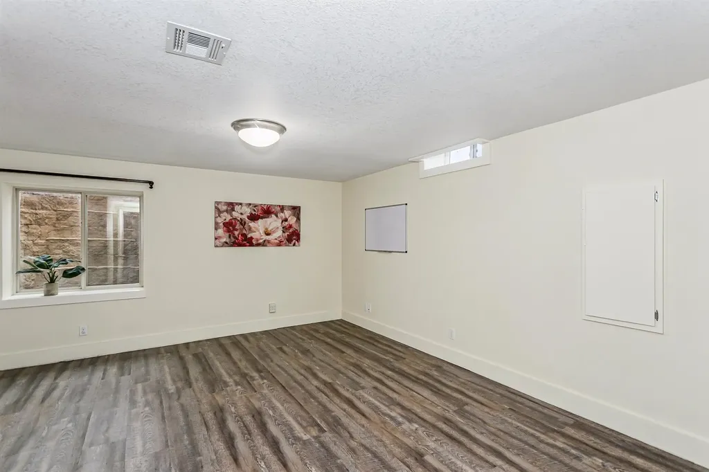 206 S Brookside Street Wichita KS 67218