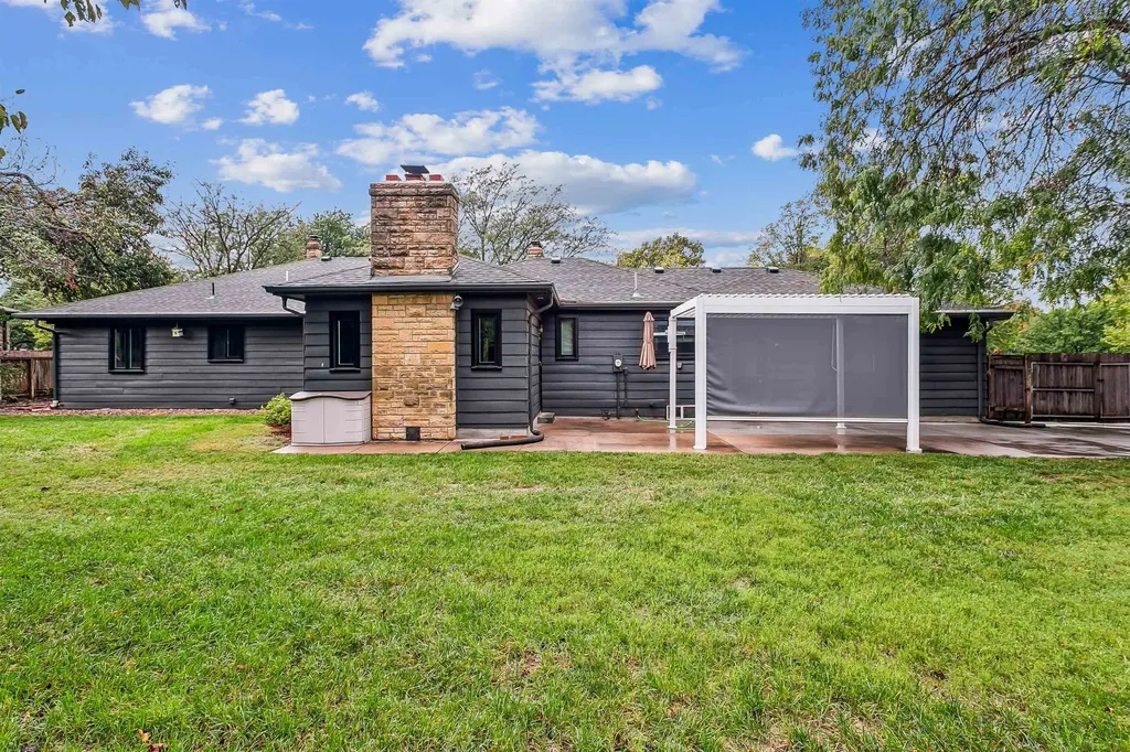 206 S Brookside Street Wichita KS 67218