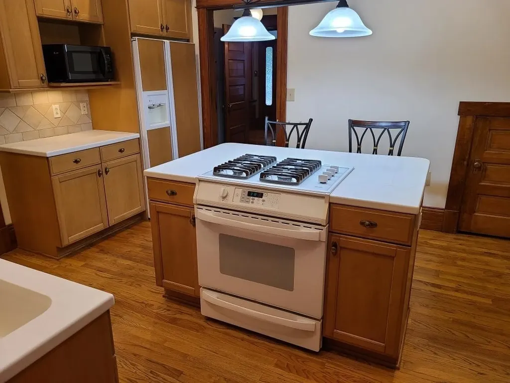 1010 E 9th Avenue Winfield KS 67156