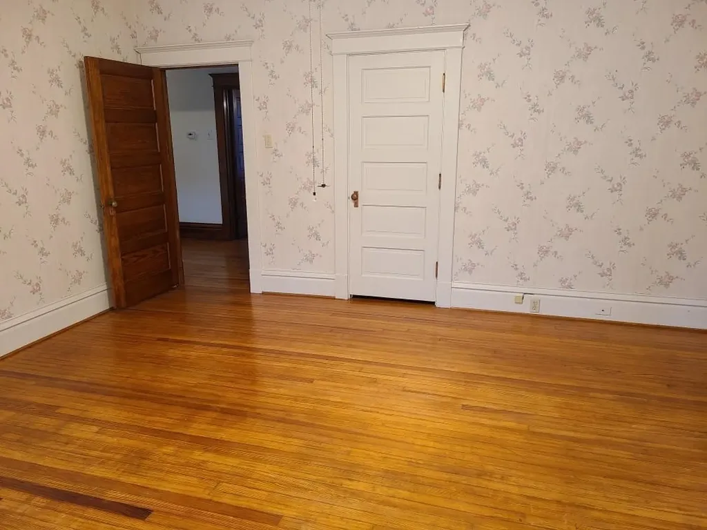 1010 E 9th Avenue Winfield KS 67156