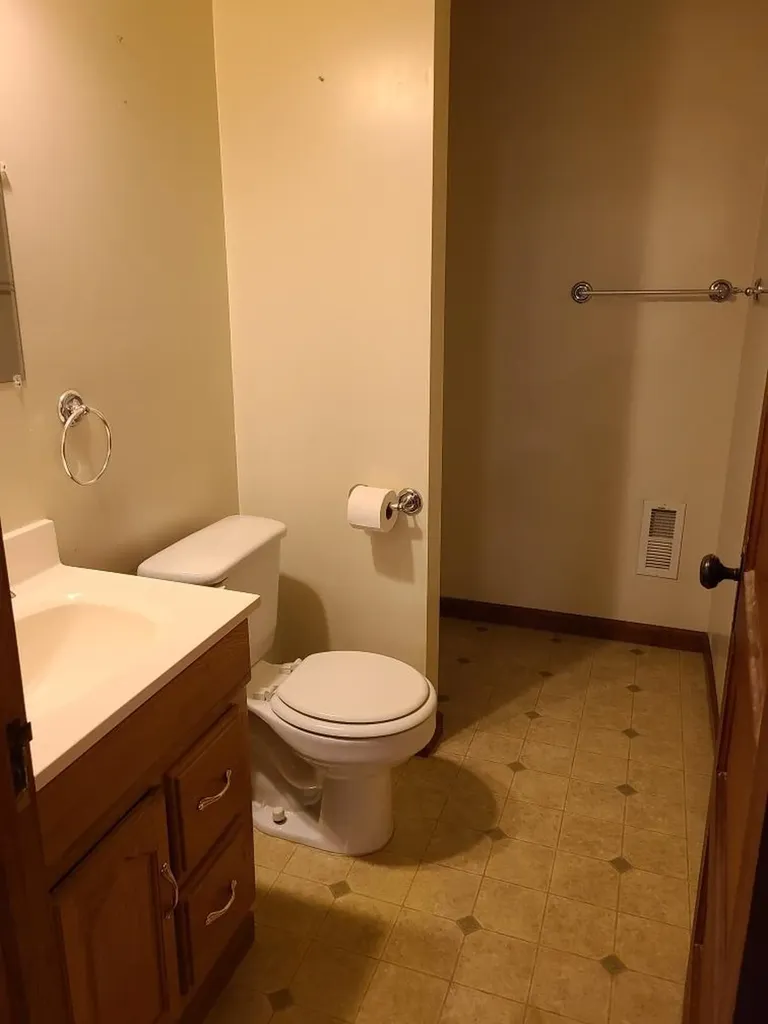 1010 E 9th Avenue Winfield KS 67156