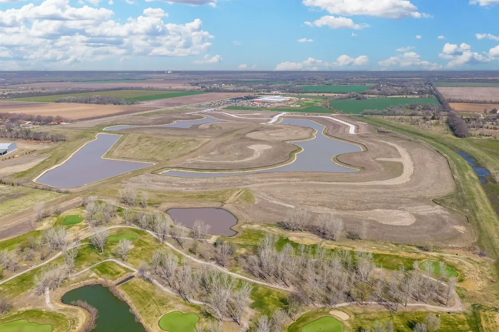 Lot 11 Blk B Harvest Place Addition Valley Center KS 67147