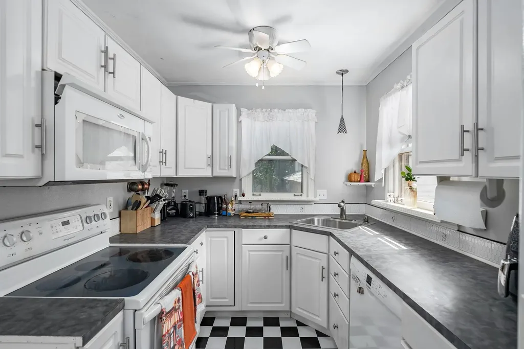 2332 S Waco Avenue Wichita KS 67213
