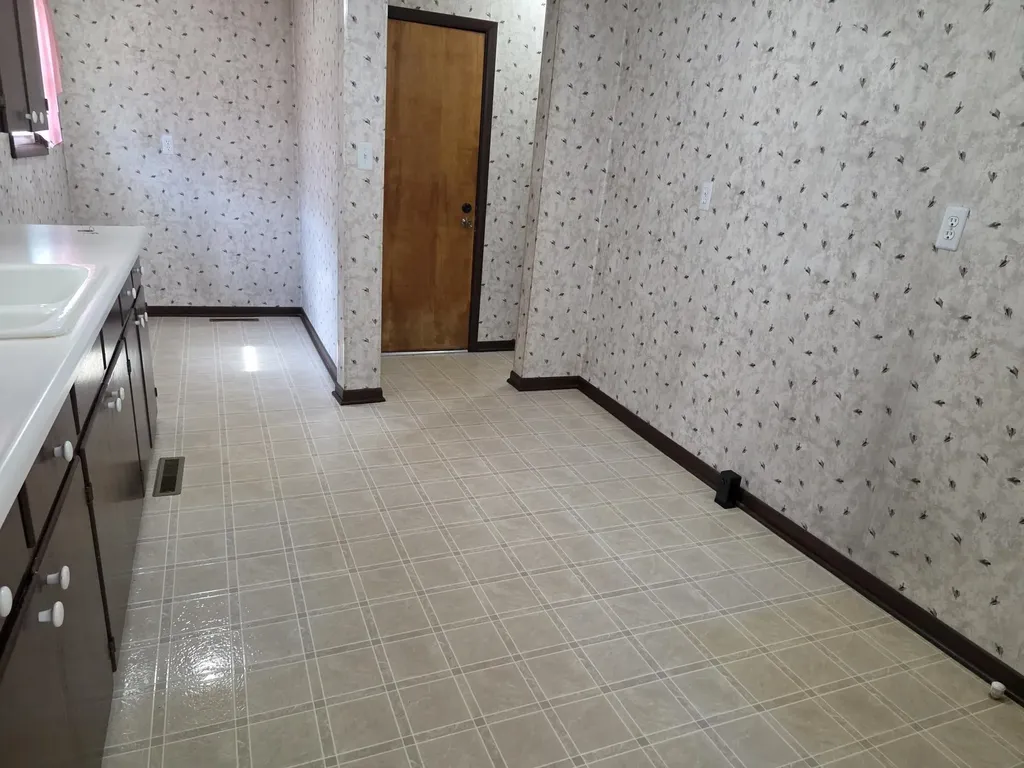 1021 N 3rd Street Arkansas City KS 67005