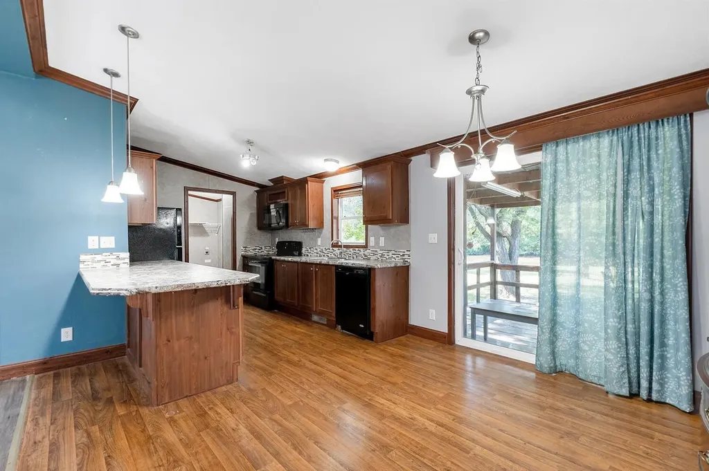 613 N Meridian Road Rear Newton KS 67114