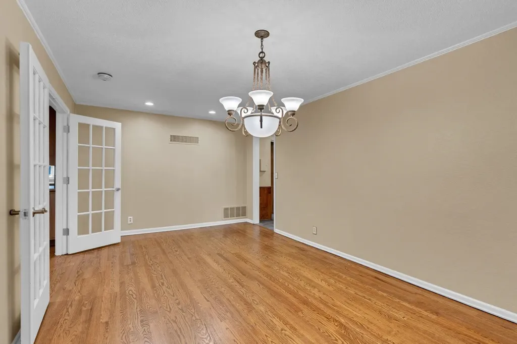 42 N Stratford Eastborough KS 67206