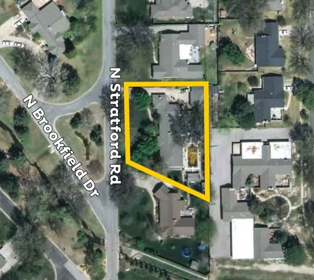 42 N Stratford Eastborough KS 67206