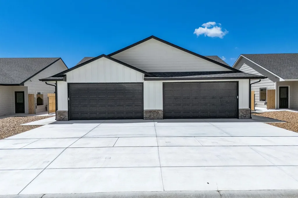 501 E Harper Street Valley Center KS 67147-8955
