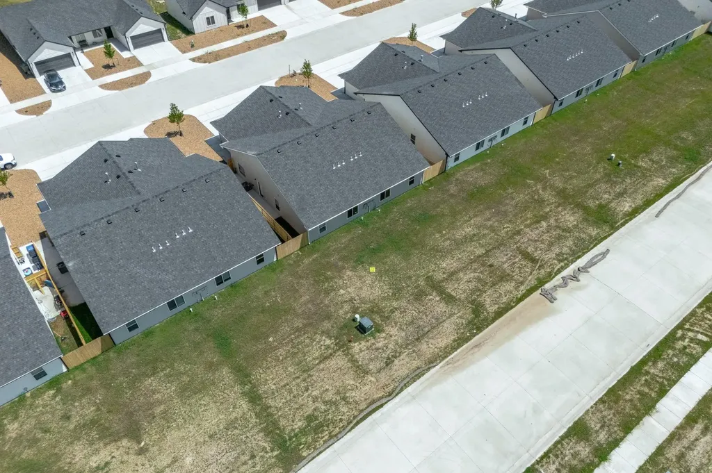 501 E Harper Street Valley Center KS 67147-8955
