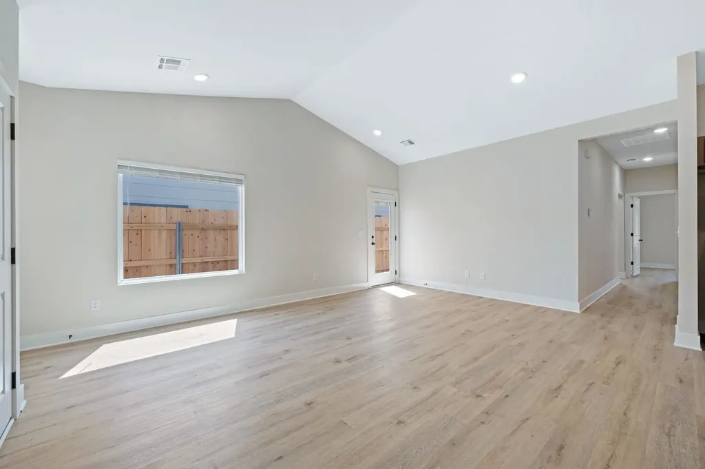 505 E Harper Street Valley Center KS 67147-8955