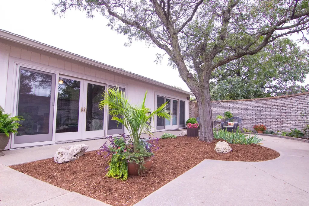 7722 E Huntington Street Wichita KS 67206