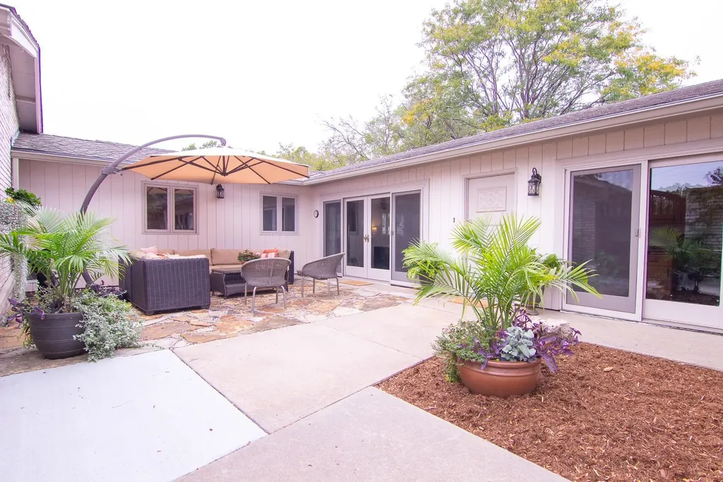 7722 E Huntington Street Wichita KS 67206