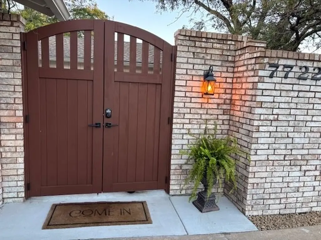 7722 E Huntington Street Wichita KS 67206