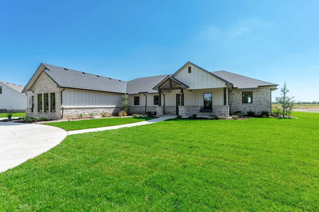 16681 W Hickory Street Wichita KS 67052