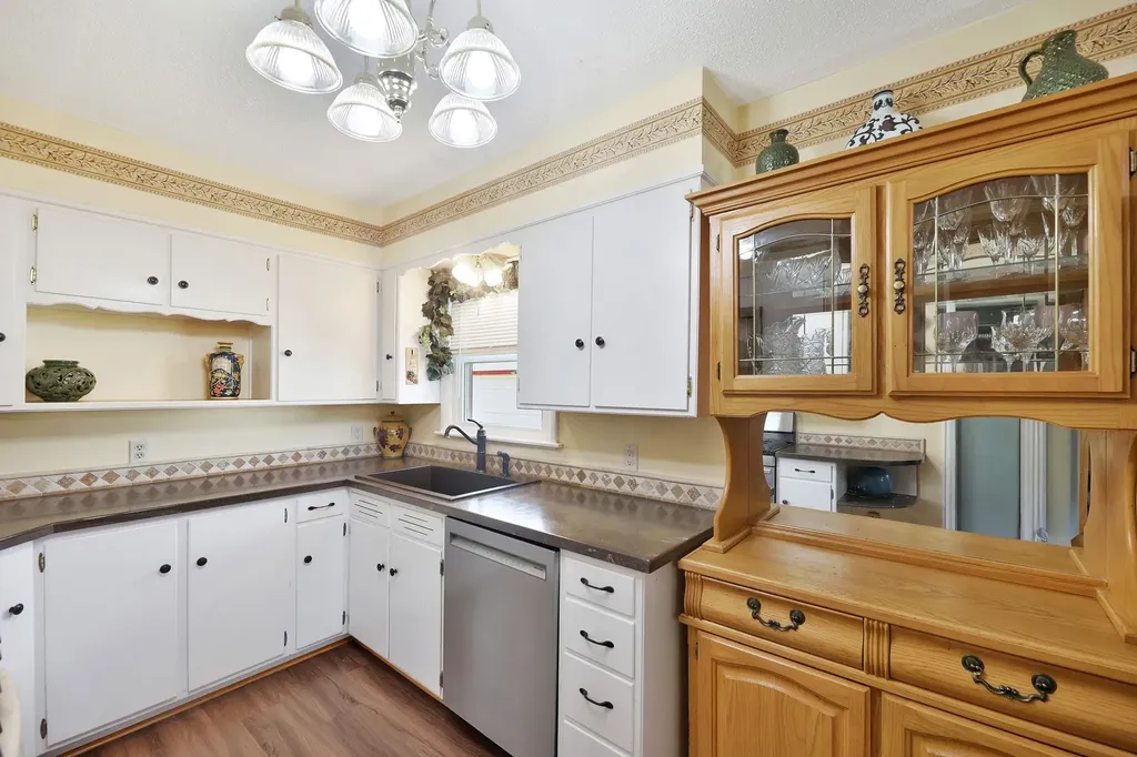 1719 S Grove Wichita KS 67211