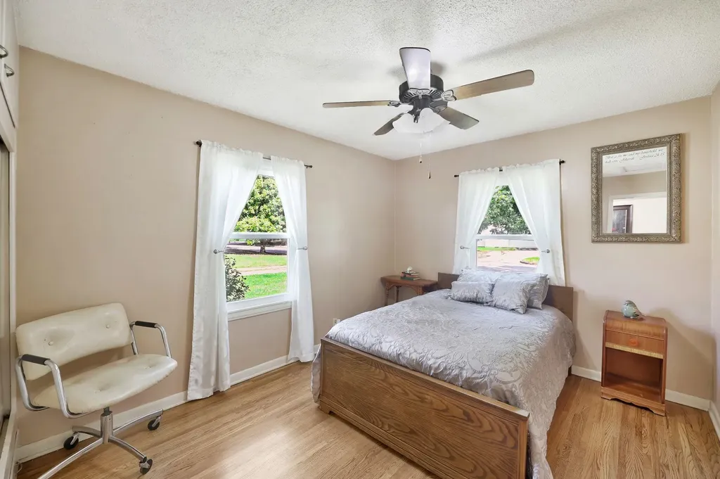 1719 S Grove Wichita KS 67211