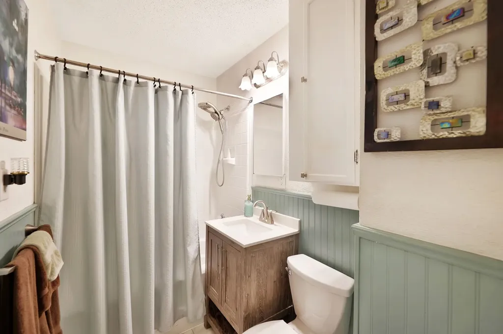 1719 S Grove Wichita KS 67211