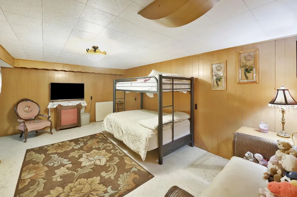 1719 S Grove Wichita KS 67211