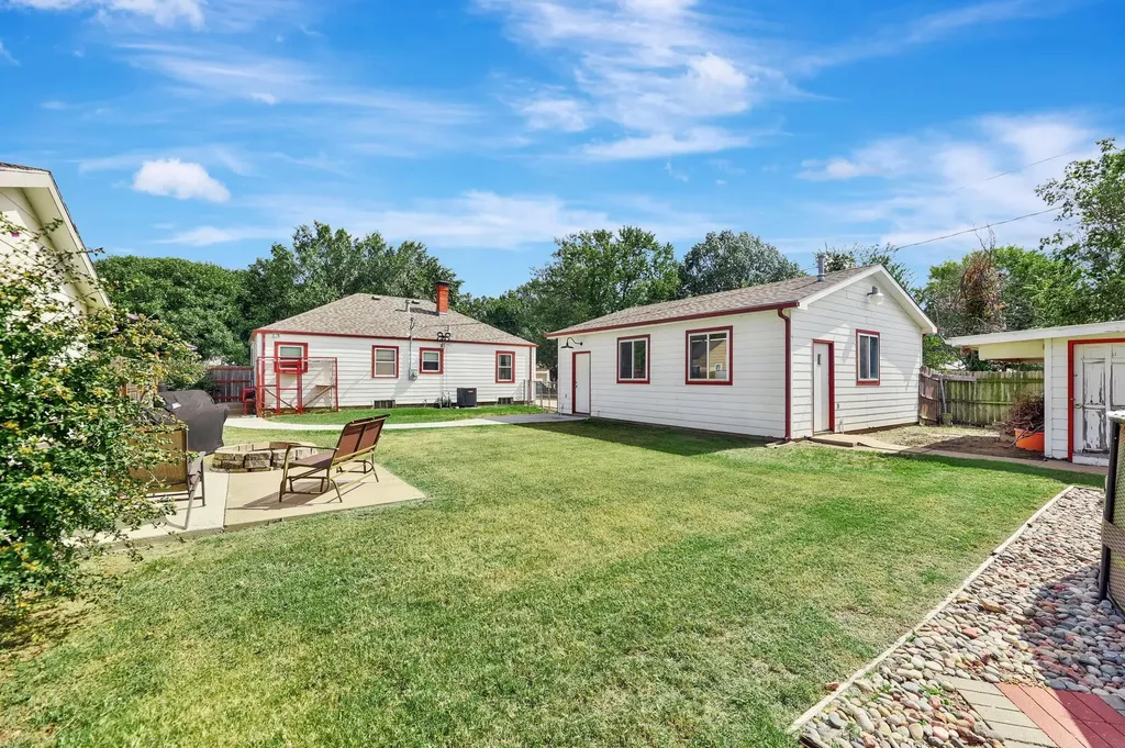 1719 S Grove Wichita KS 67211
