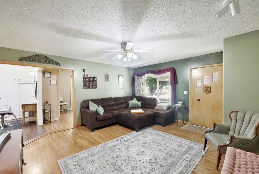 1719 S Grove Wichita KS 67211