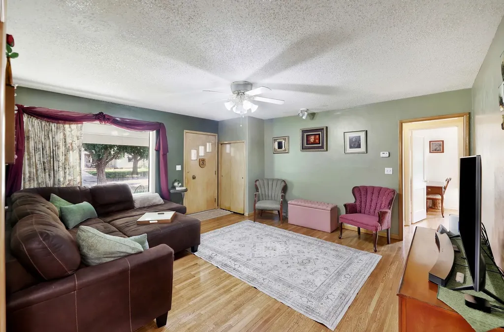 1719 S Grove Wichita KS 67211