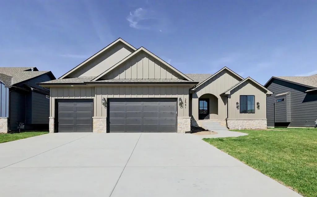 2541 N Bluestone Street Andover KS 67002