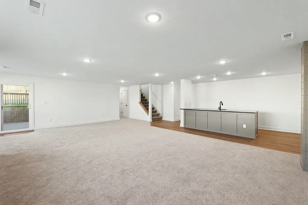 2541 N Bluestone Street Andover KS 67002