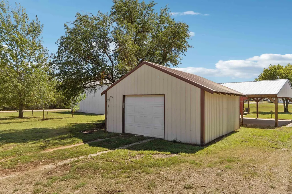 423 N St Marys Street Caldwell KS 67022