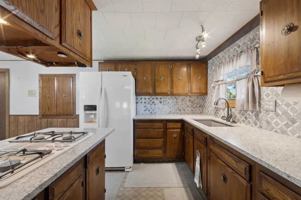 423 N St Marys Street Caldwell KS 67022
