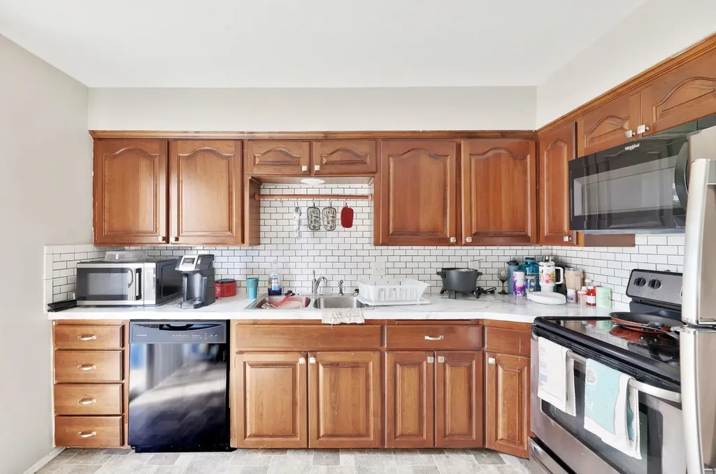 1221 S Governeour Road Wichita KS 67207