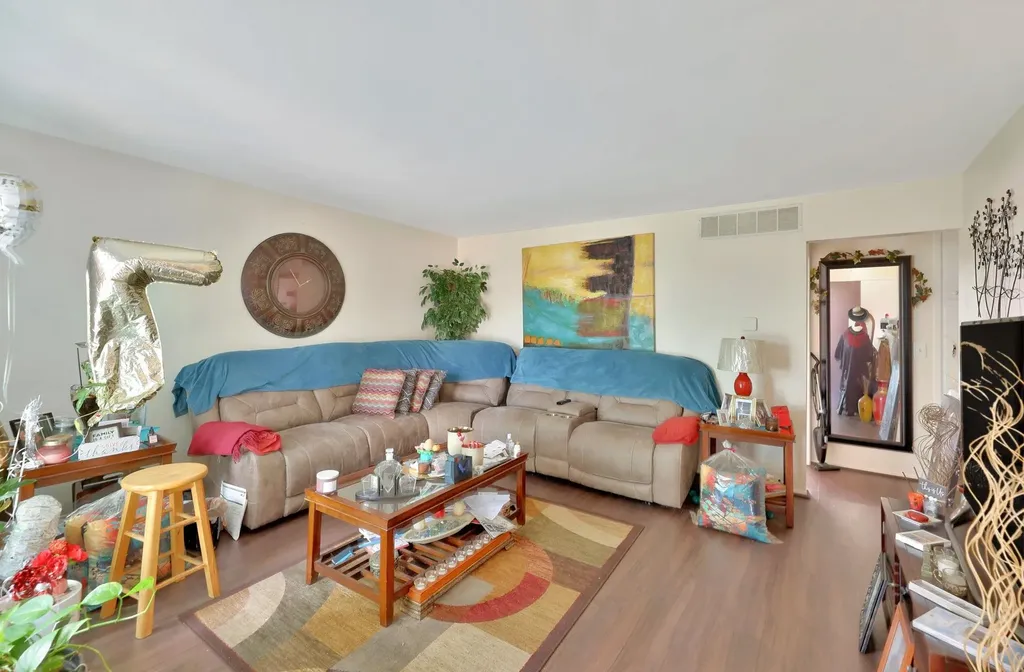 1221 S Governeour Road Wichita KS 67207