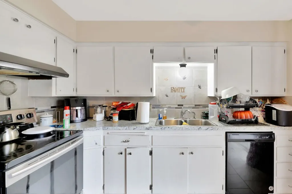 1221 S Governeour Road Wichita KS 67207