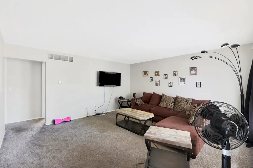 1221 S Governeour Road Wichita KS 67207