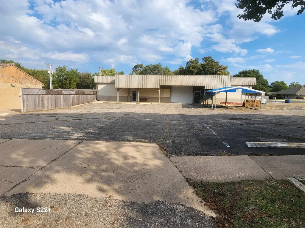 226 E Ross Street Clearwater KS 67026