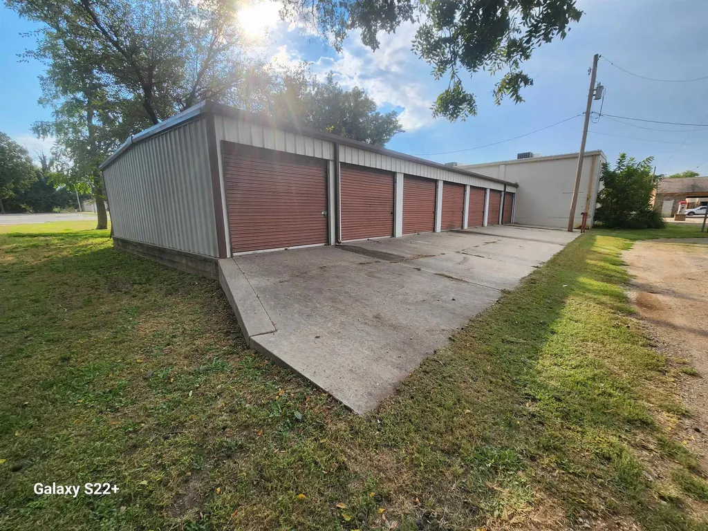 226 E Ross Street Clearwater KS 67026