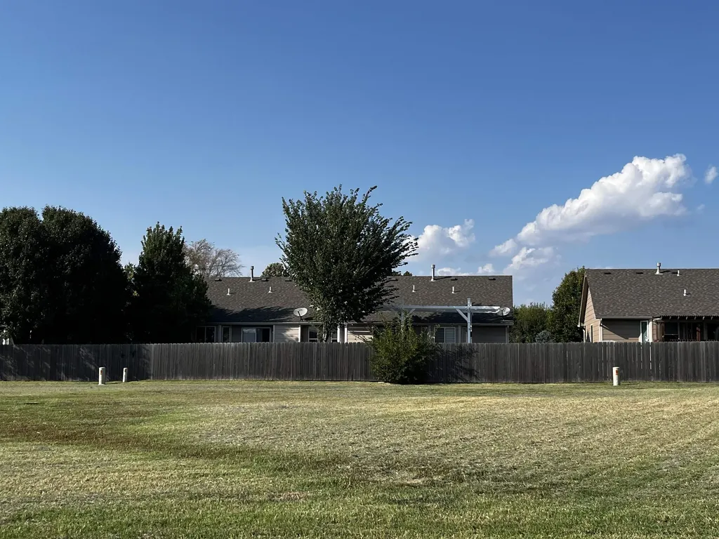 1212 Lazy Creek Court Newton KS 67114