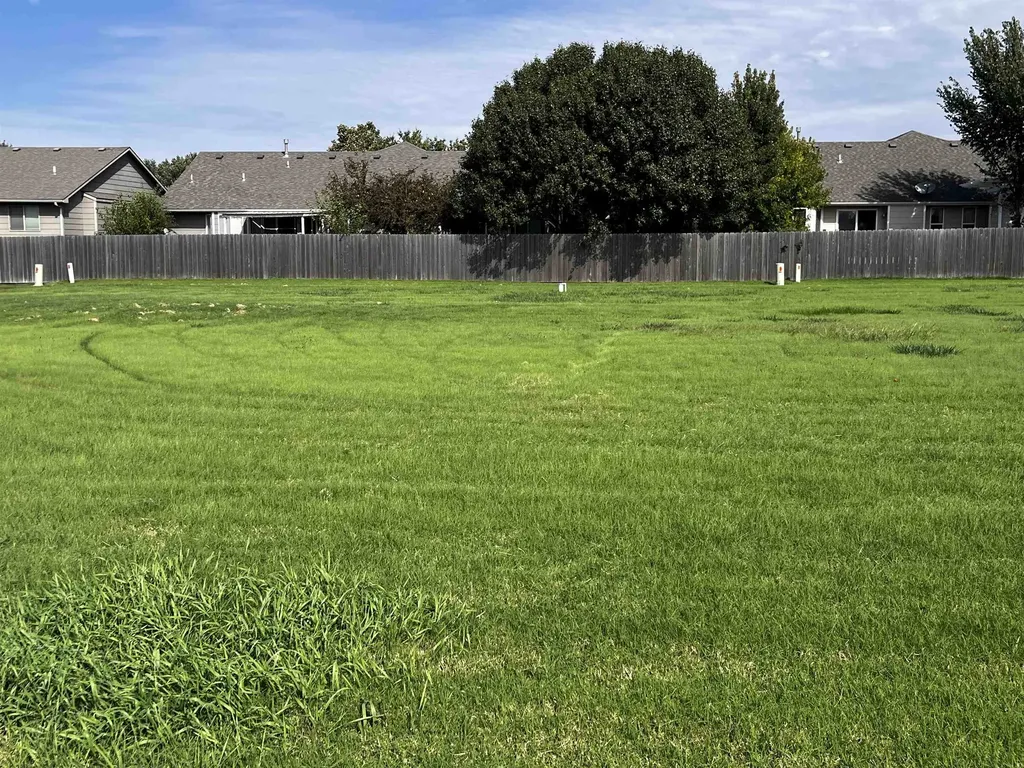 1212 Lazy Creek Court Newton KS 67114