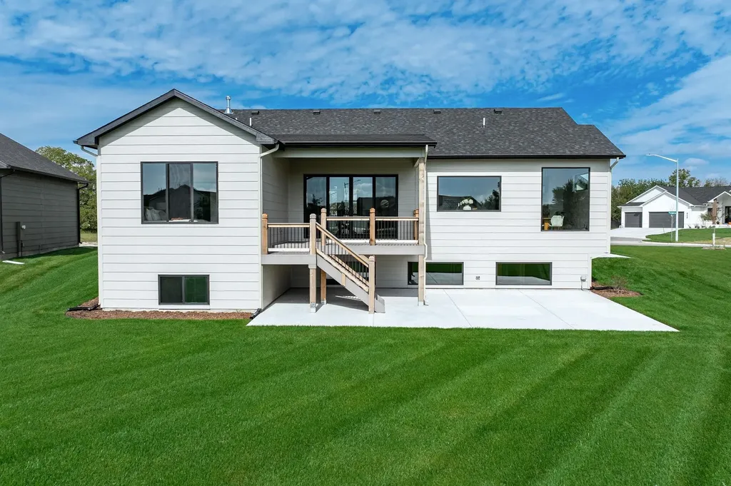 8499 W Pebble Street Maize KS 67101