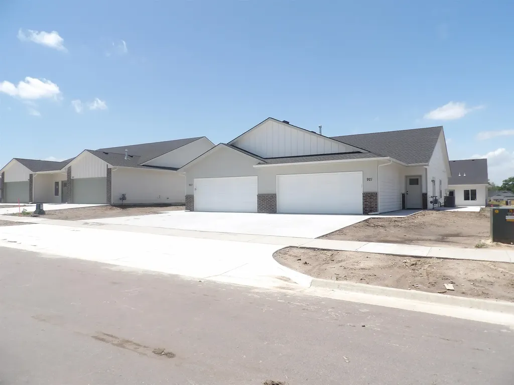 922 S Fox Ridge Street Newton KS 67114