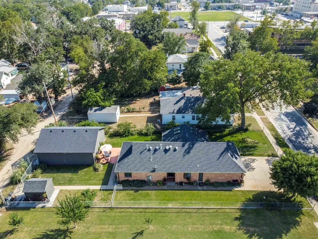 910 N Walnut Street Hutchinson KS 67501