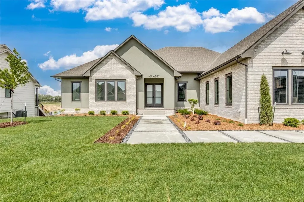 4782 N Ridge Port Court Wichita KS 67205