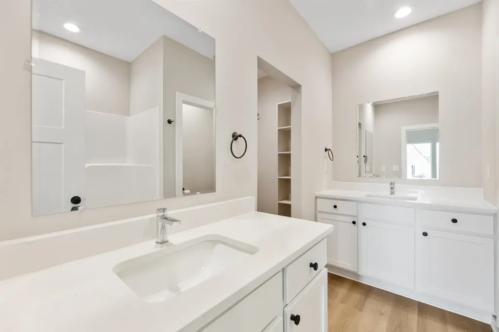 914 S Fox Ridge Newton KS 67114