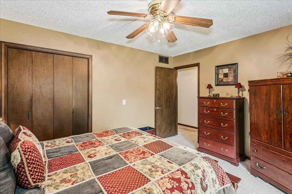 229 S Gleneagles Court Wichita KS 67209