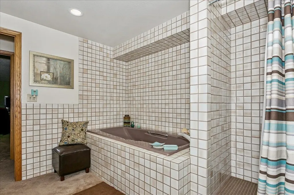 229 S Gleneagles Court Wichita KS 67209