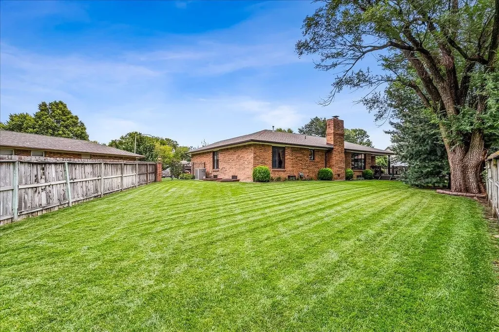 229 S Gleneagles Court Wichita KS 67209