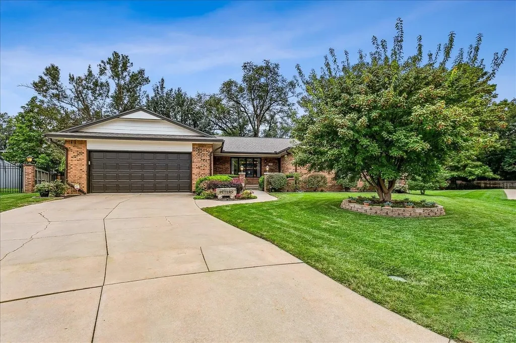 229 S Gleneagles Court Wichita KS 67209