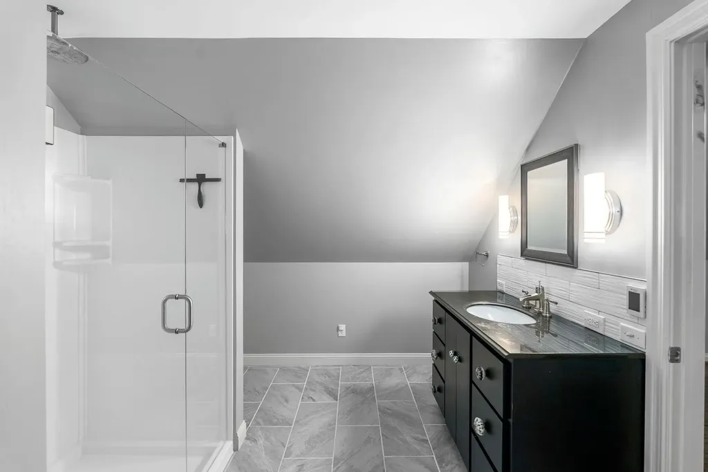689 N Broadmoor Wichita KS 67206