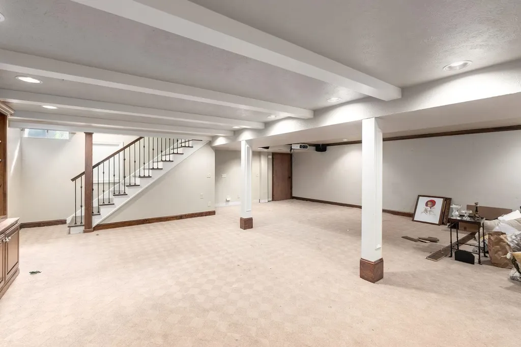 689 N Broadmoor Wichita KS 67206