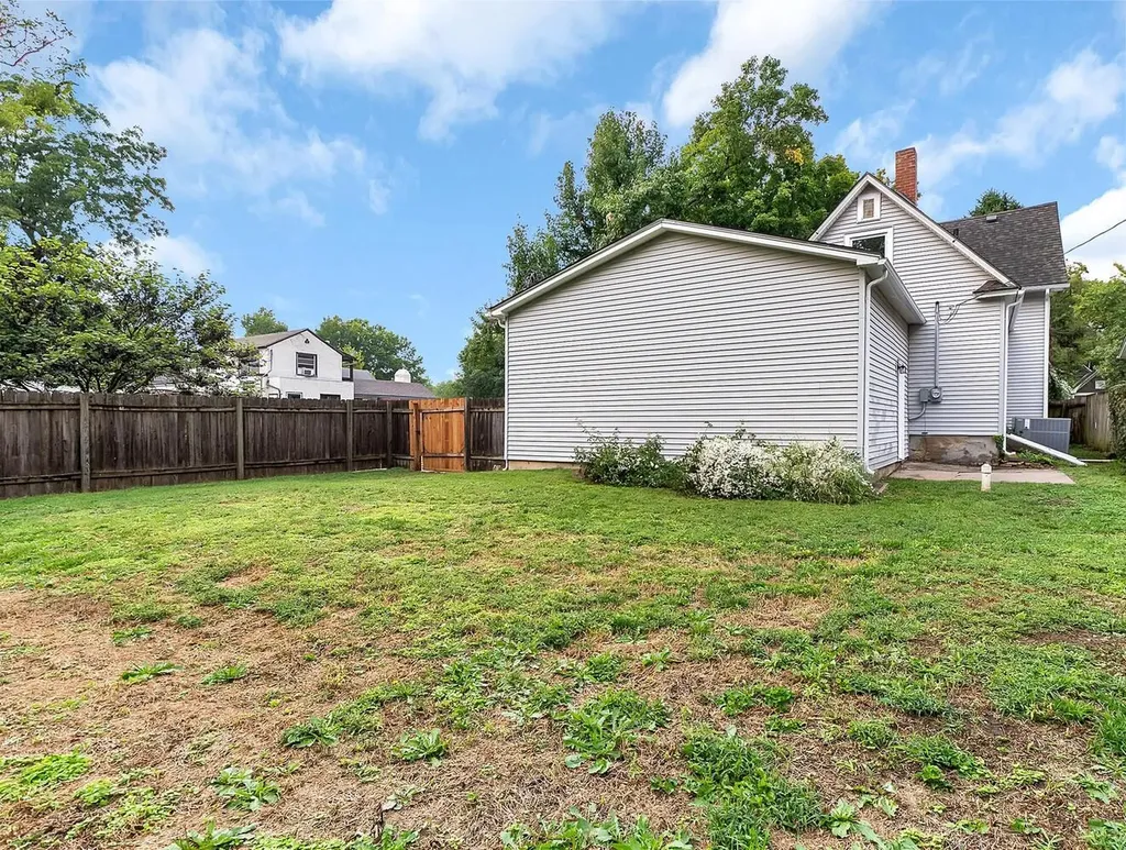 1301 E 11th Avenue Winfield KS 67156