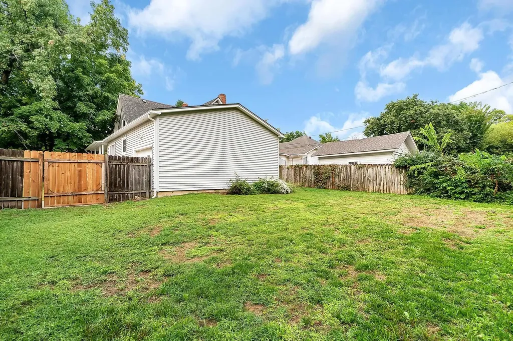 1301 E 11th Avenue Winfield KS 67156